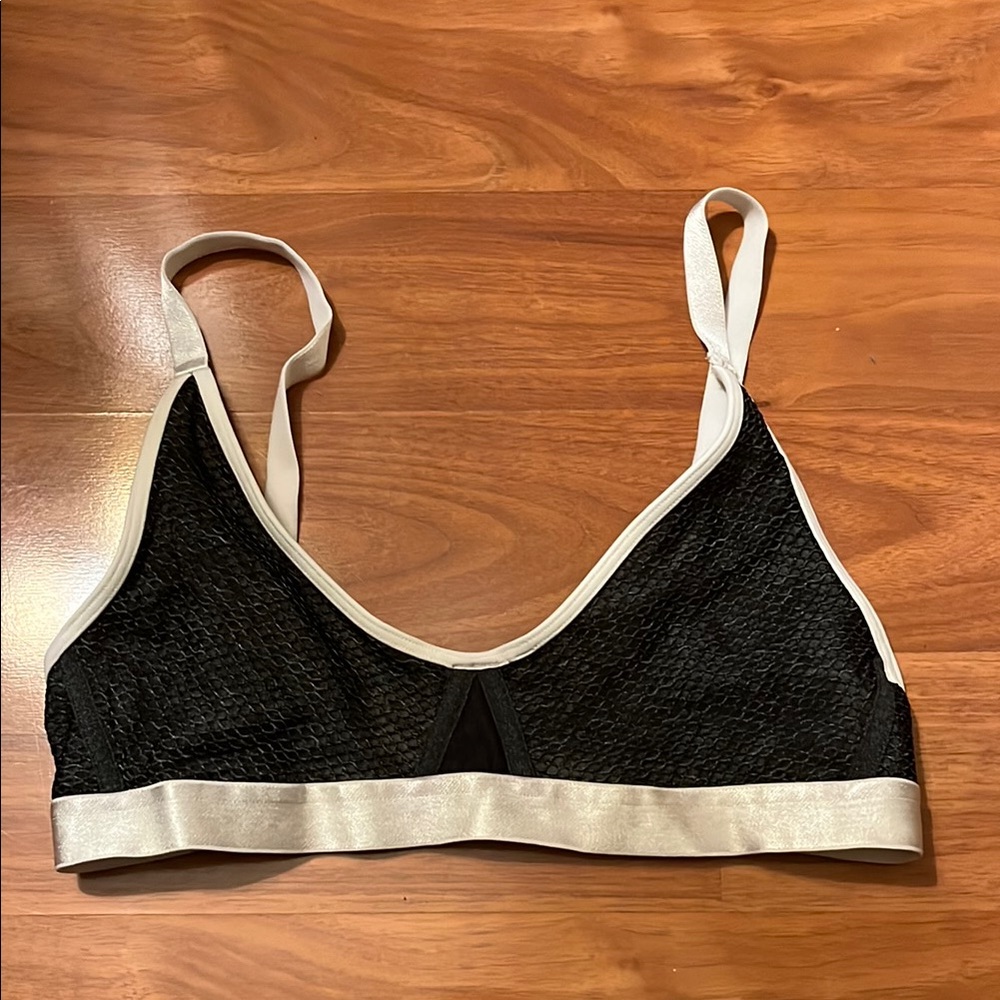 Lululemon bra